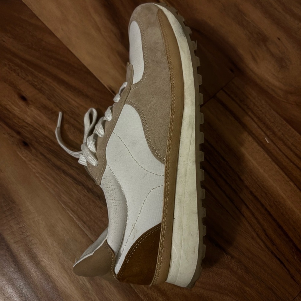 Universal Thread Beige and White Sneakers